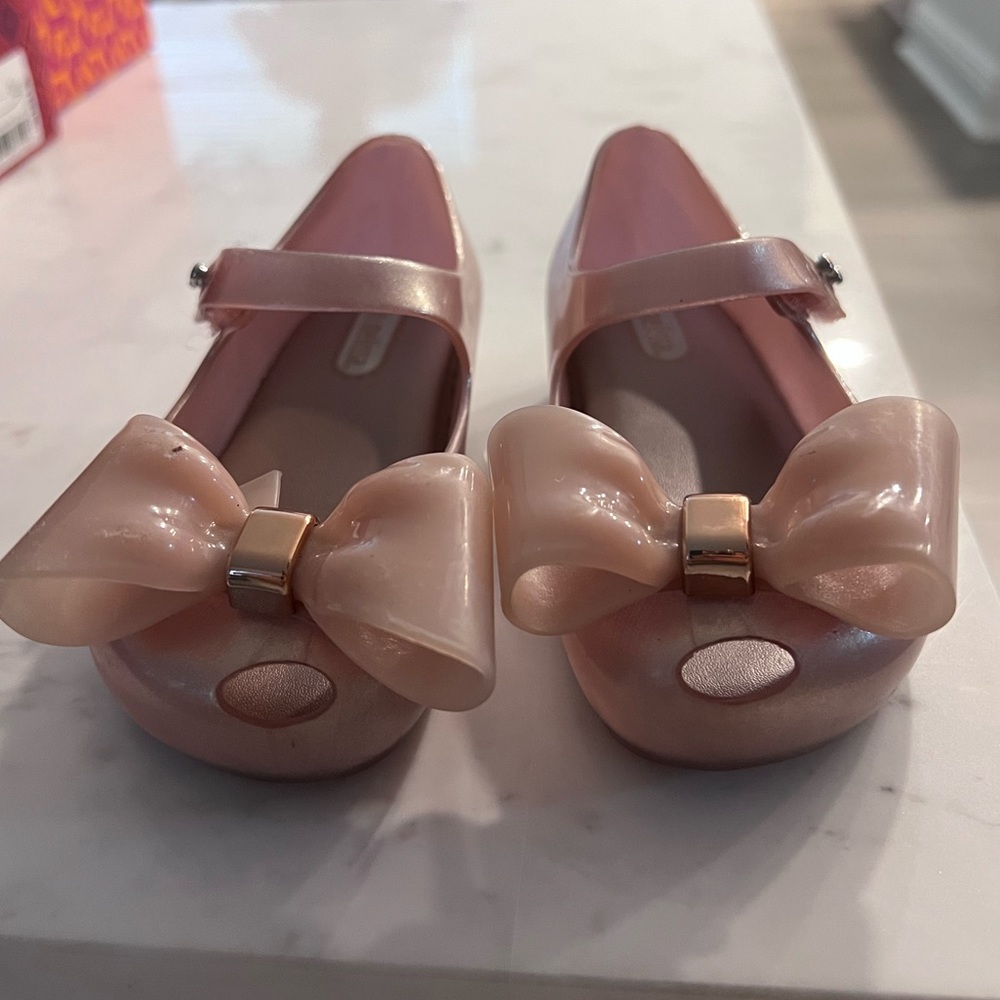 Mini-Melissa Size 7 little girls